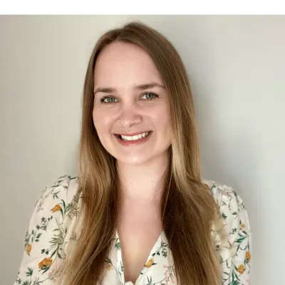 Hannah Neal Bio Image